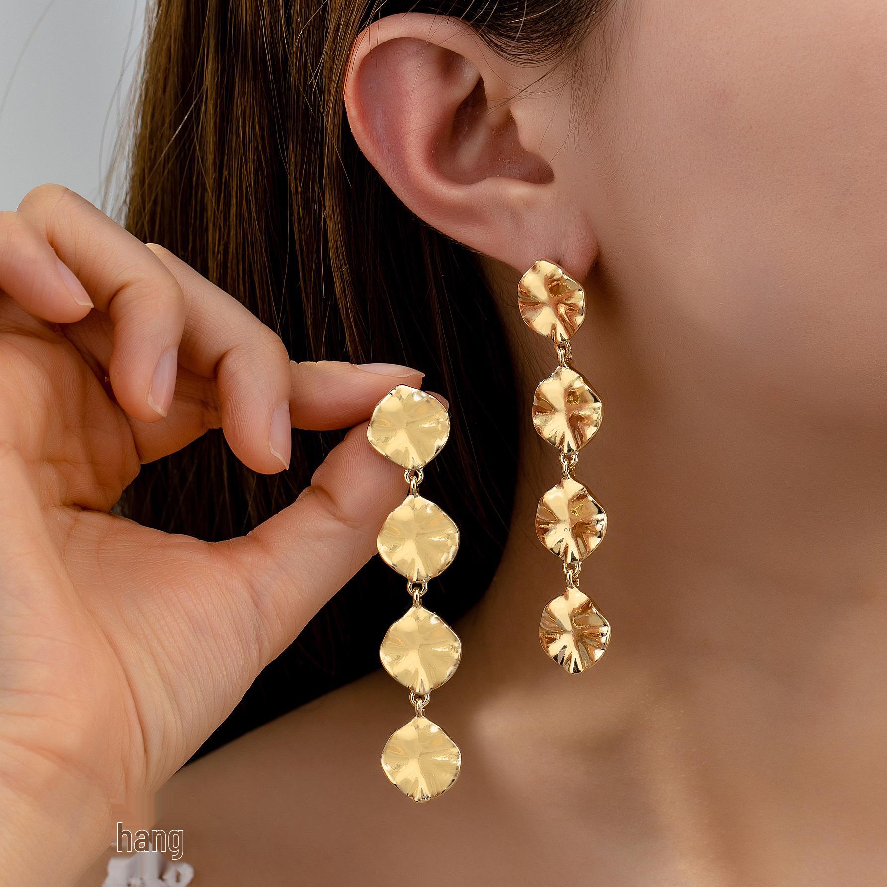 Vintage Luxury Alloy Irregular Embossed Earrings - European & American Fashion Trend золотой
Vintage Luxury Alloy Irregular Embossed Earrings - European & American Fashion Trend золотой