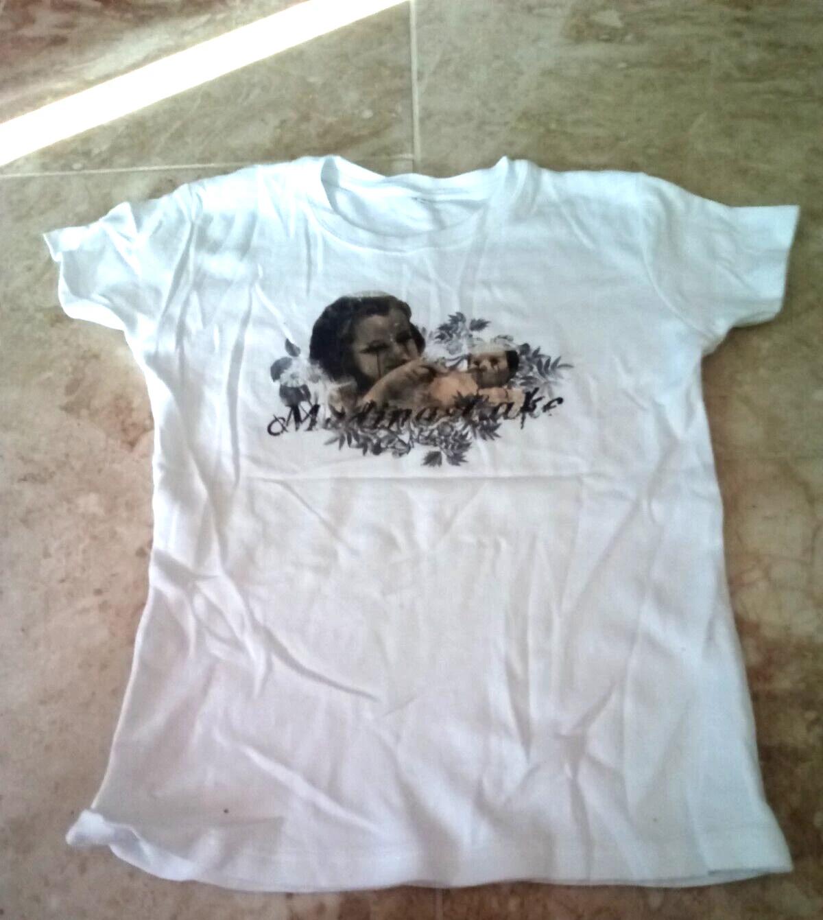 MADINA LAKE shirt S
MADINA LAKE shirt S