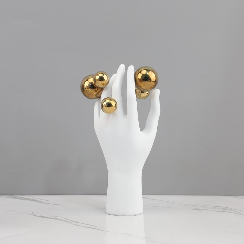 Creative Abstract Figures Sculpture Room Aesthetics Decor Golden Ball Decorative Character Hand Palm Crafts Desk Decoration
Creative Abstract Figures Sculpture Room Aesthetics Decor Golden Ball Decorative Character Hand Palm Crafts Desk Decoration
