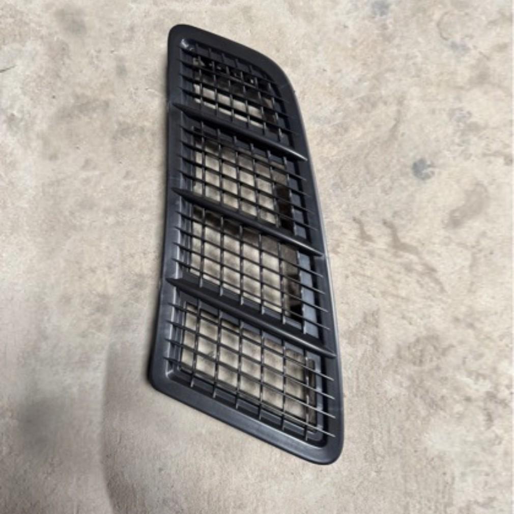 Compatible Mercedes Hood Vent W172 1728800185L/1728800285R 560SEL Fog Light Frame
Compatible Mercedes Hood Vent W172 1728800185L/1728800285R 560SEL Fog Light Frame
