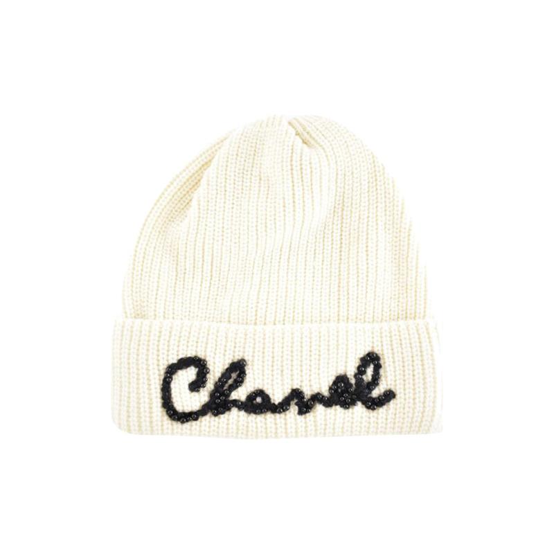 CHANEL Beaded Letter Decoration Cashmere Wool Hat Women s White білий
CHANEL Beaded Letter Decoration Cashmere Wool Hat Women s White білий