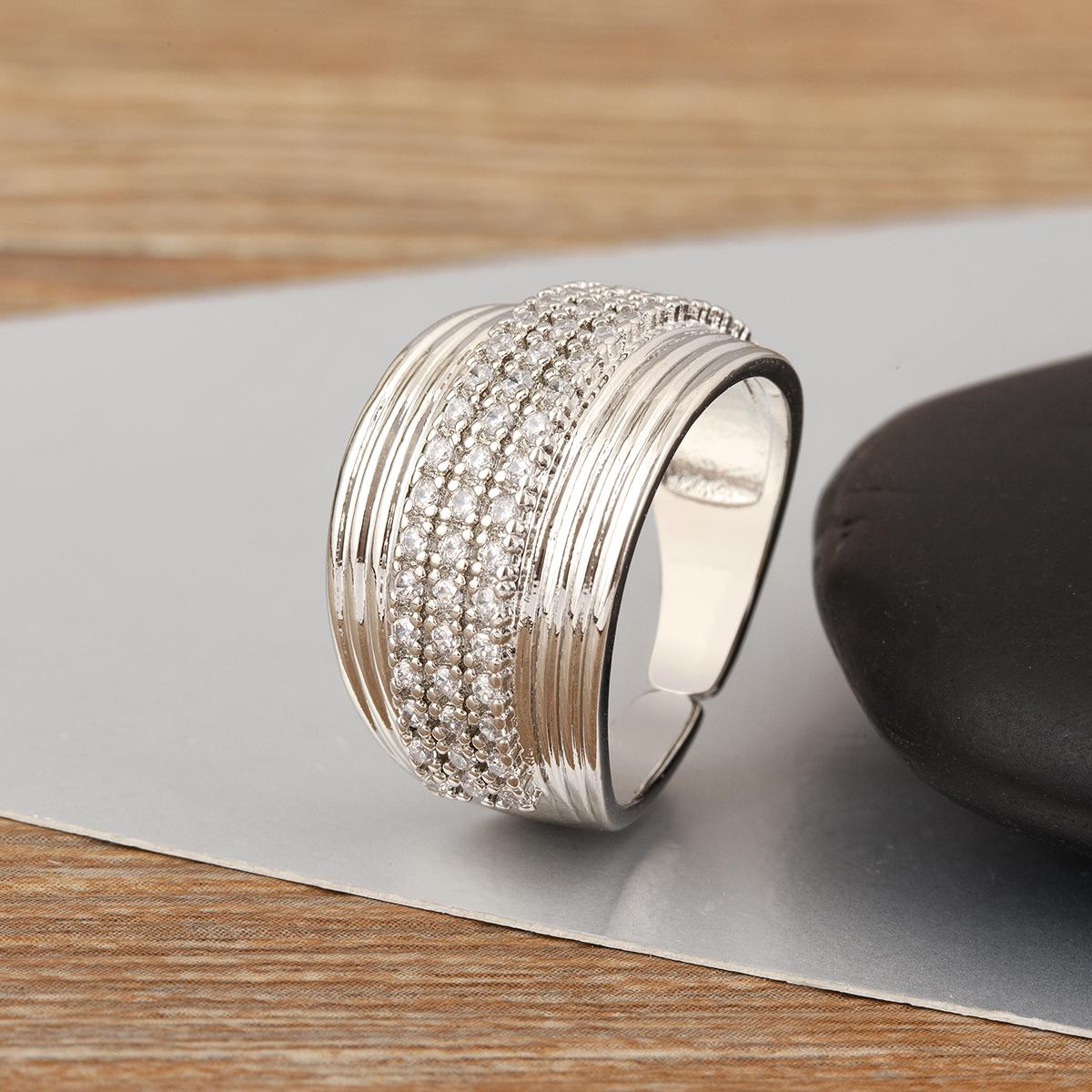 Nidin New Arrival Punk Style Copper Inlaid Zircon Open Rings For Women Men 3 Styles Unique Adjustable Finger Jewelry Party Gifts resizable
Nidin New Arrival Punk Style Copper Inlaid Zircon Open Rings For Women Men 3 Styles Unique Adjustable Finger Jewelry Party Gifts resizable