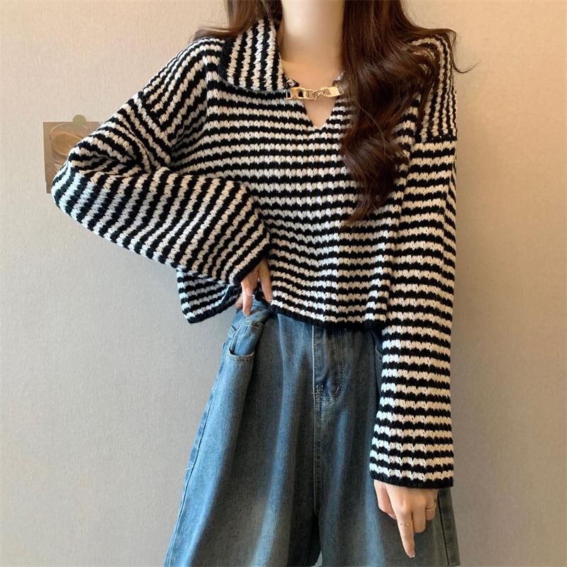 Doll collar white short sweater women s autumn and winter design sense with v-neck small lazy knitted sweater top One size
Doll collar white short sweater women s autumn and winter design sense with v-neck small lazy knitted sweater top One size