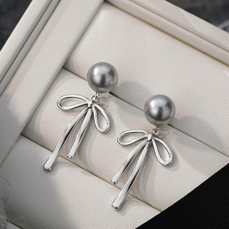 Butterfly Bow Niche Cold Style Versatile Earrings with Temperament срібний
Butterfly Bow Niche Cold Style Versatile Earrings with Temperament срібний