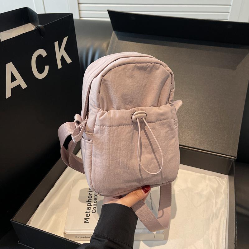 Light casual small cloth bag women s new niche design shoulder messenger bag versatile mobile phone bag розовый
Light casual small cloth bag women s new niche design shoulder messenger bag versatile mobile phone bag розовый