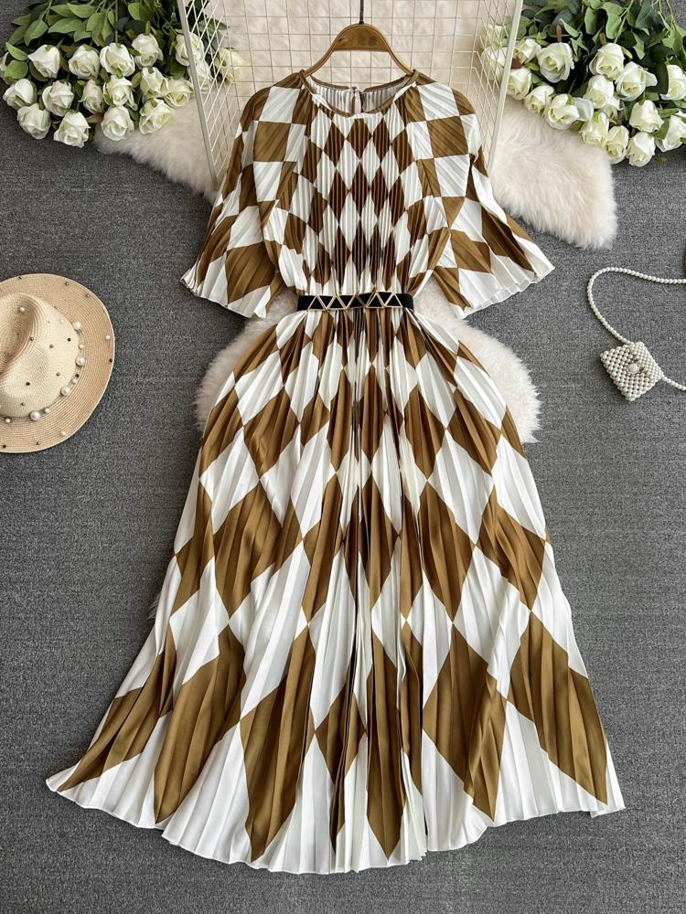 Летние женские элегантные клетчатые платья с половиной рукавом большого размера, свободные длинные макси-вечерние плиссированные платья с поясом One Size
Летние женские элегантные клетчатые платья с половиной рукавом большого размера, свободные длинные макси-вечерние плиссированные платья с поясом One Size