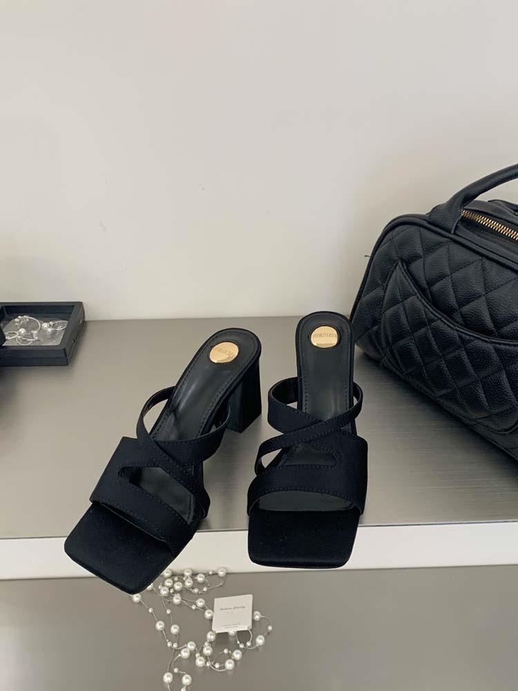 Black French Beautiful Small Cool Slippers Fairy Shoes Summer Wear With Skirt High Heels Sandals 40 чорний
Black French Beautiful Small Cool Slippers Fairy Shoes Summer Wear With Skirt High Heels Sandals 40 чорний