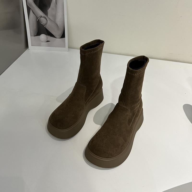 Thick-soled elastic boots women s winter velvet 2024 new Internet celebrity versatile one-pedal knight boots popular short boots 50 Non-main picture
Thick-soled elastic boots women s winter velvet 2024 new Internet celebrity versatile one-pedal knight boots popular short boots 50 Non-main picture