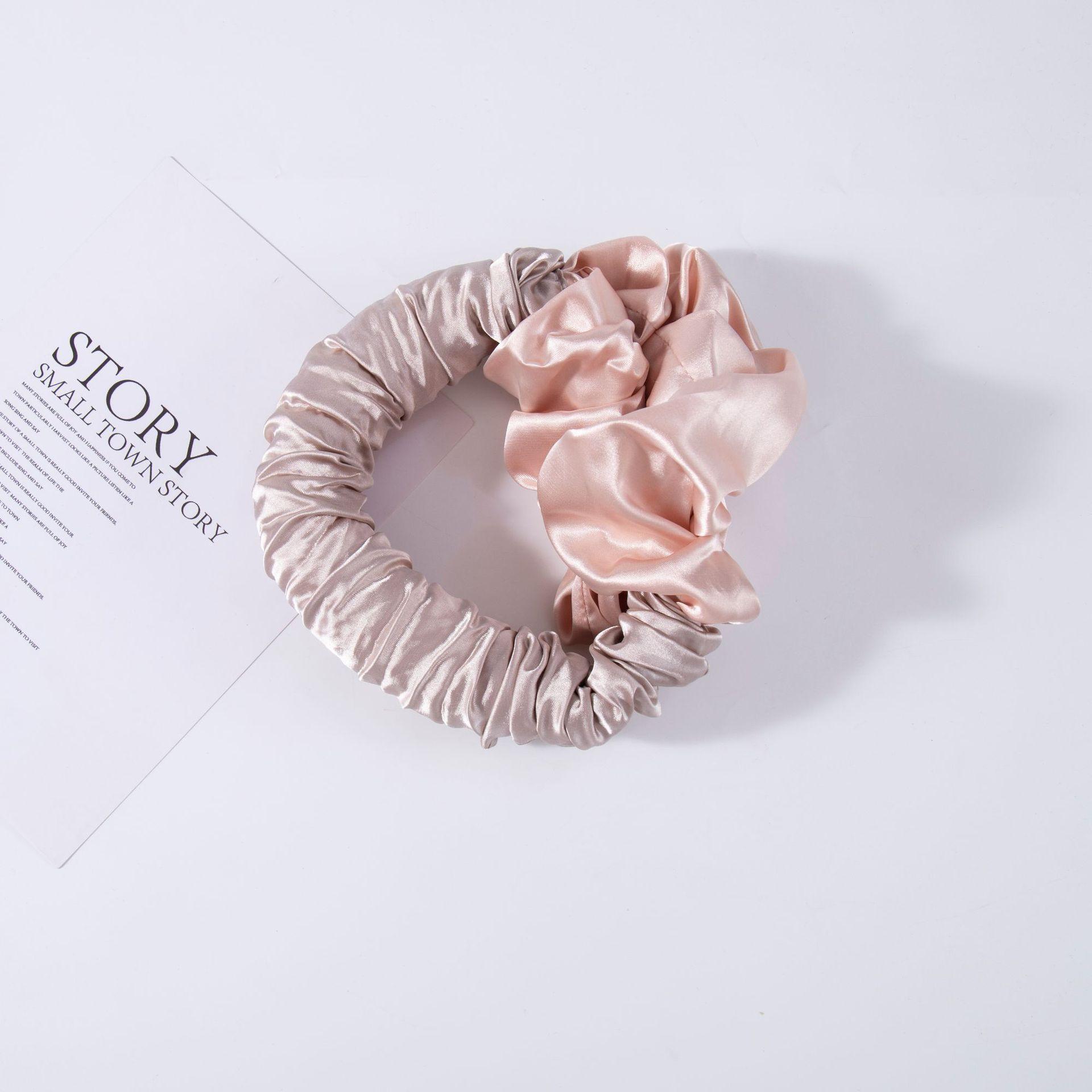 Ball head hair reel, lazy sleep, no heat curling iron, bring sleep curling iron, large intestine hair band. світло-сірого кольору
Ball head hair reel, lazy sleep, no heat curling iron, bring sleep curling iron, large intestine hair band. світло-сірого кольору