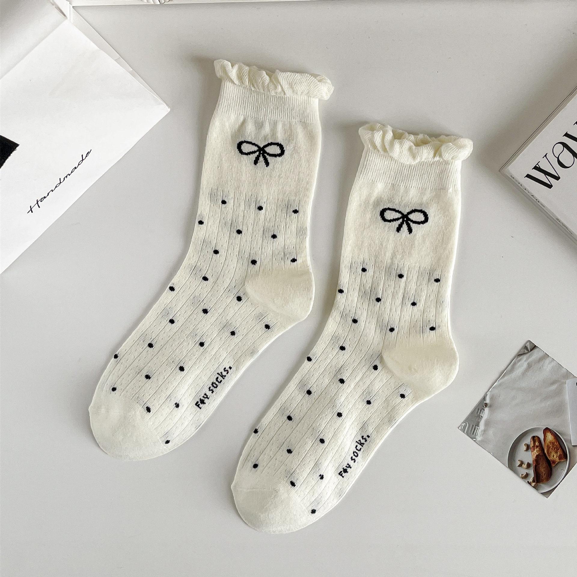Bow Socks For Women Mid-Season Tube Socks Thin Sweat-Absorbing Stockings Black And White Versatile Trendy Socks One size fits all
Bow Socks For Women Mid-Season Tube Socks Thin Sweat-Absorbing Stockings Black And White Versatile Trendy Socks One size fits all