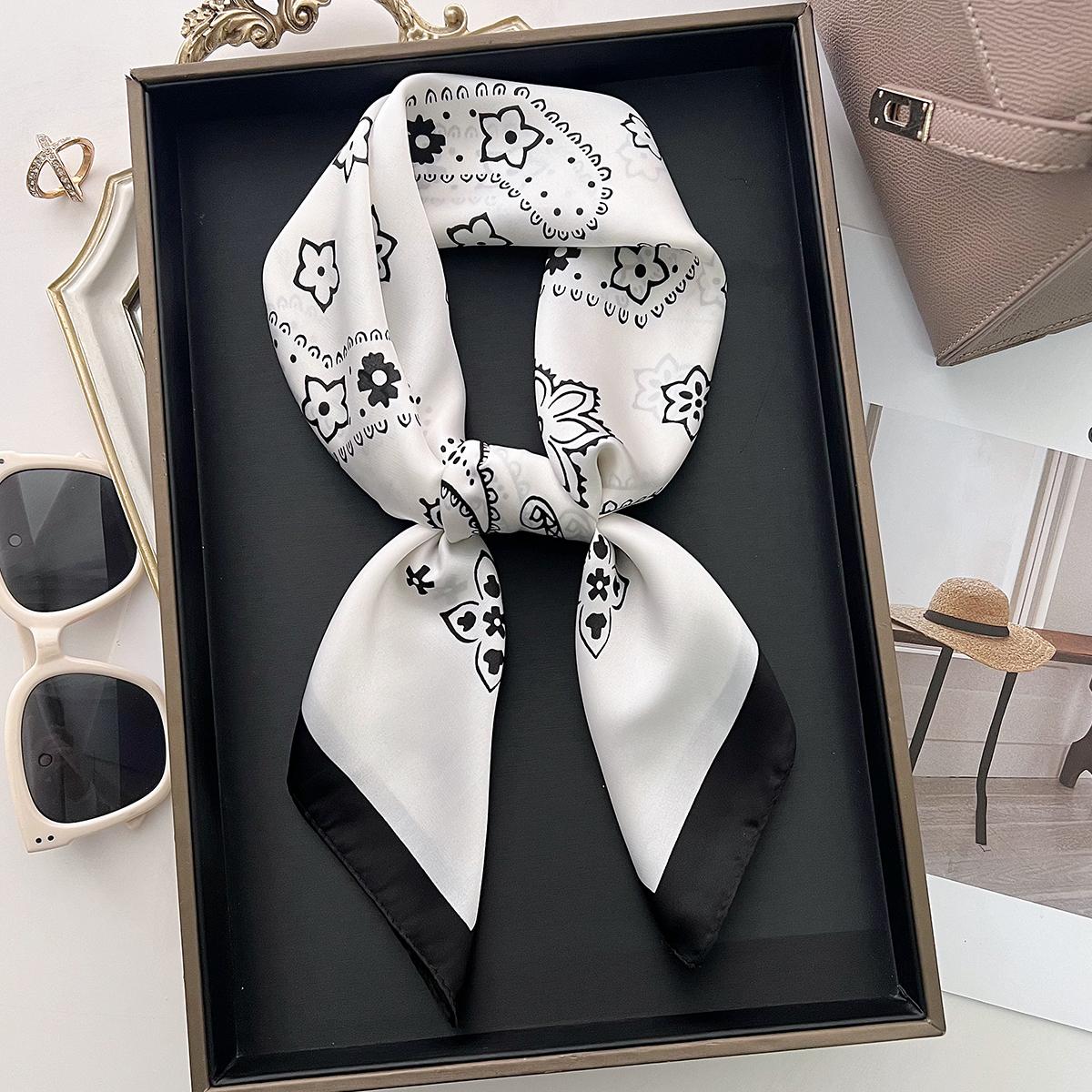 Cashew Print Imitation Silk Scarf With Shirt Decoration Tie Spring And Summer Windproof Breathable High-End Scarf 70cm
Cashew Print Imitation Silk Scarf With Shirt Decoration Tie Spring And Summer Windproof Breathable High-End Scarf 70cm