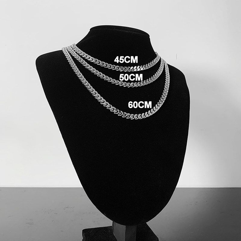Jackson Wang Same Style Fashion Trendy Titanium Steel Cuban Link Chain Silver, 45cm Long, 7mm Wide (Short Choker Style)
Jackson Wang Same Style Fashion Trendy Titanium Steel Cuban Link Chain Silver, 45cm Long, 7mm Wide (Short Choker Style)
