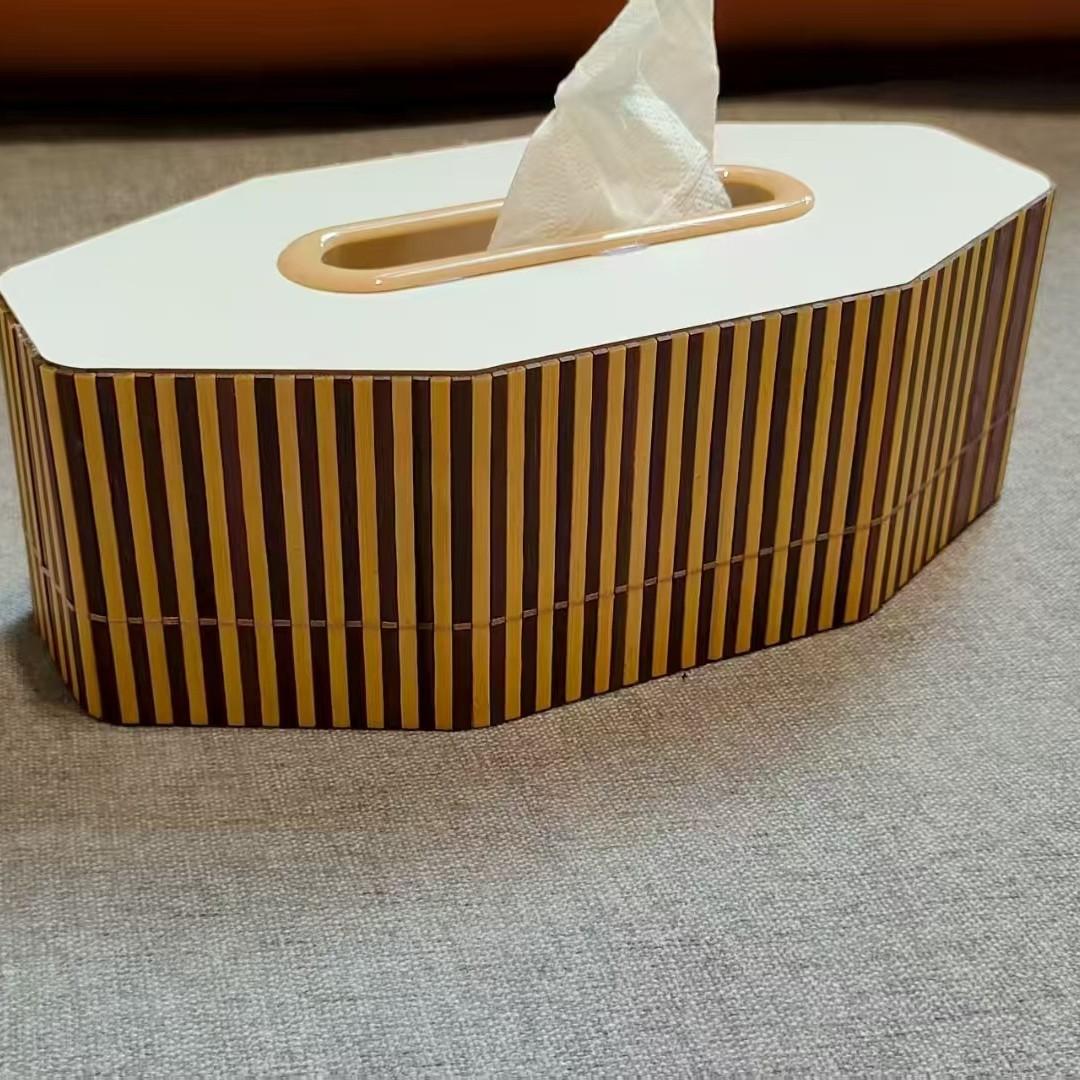 Tissue Box Oval Modern Desktop Napkin Holder Multifunctional Paper Storage Box for Living Room Coffee Table
Tissue Box Oval Modern Desktop Napkin Holder Multifunctional Paper Storage Box for Living Room Coffee Table