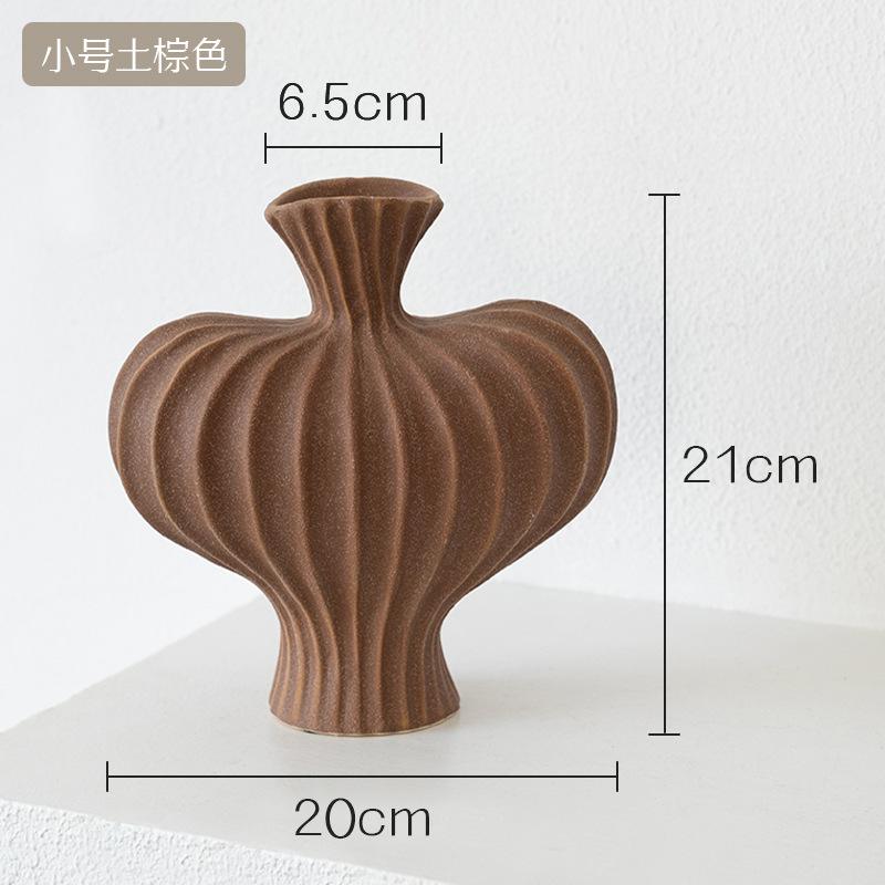 Creative Ceramic Vase Living Room Desktop Ornament Sculpture Model Flower Arrangement Dried Flower Retro Decor Vase Home Decor
Creative Ceramic Vase Living Room Desktop Ornament Sculpture Model Flower Arrangement Dried Flower Retro Decor Vase Home Decor