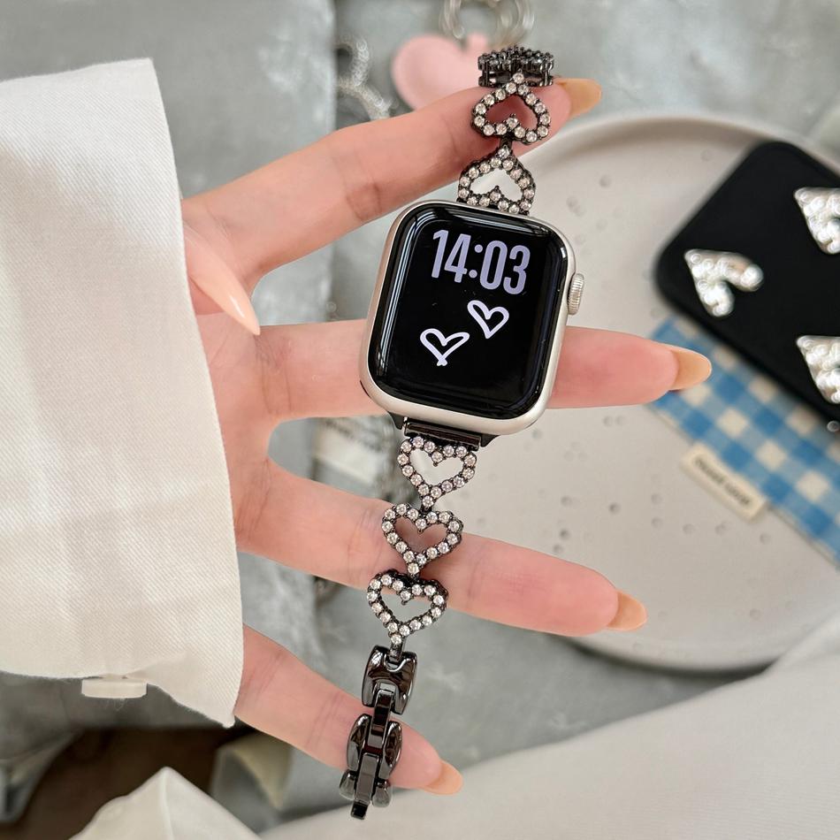 Luxury Heart Diamond Bracelet For Apple Watch Band S11/10/9/8/7/6/5/SE/Ultra iWatch Copper Metal Strap 49/46/45/44/42/41/40/38mm 42 44 45 46 49MM
Luxury Heart Diamond Bracelet For Apple Watch Band S11/10/9/8/7/6/5/SE/Ultra iWatch Copper Metal Strap 49/46/45/44/42/41/40/38mm 42 44 45 46 49MM