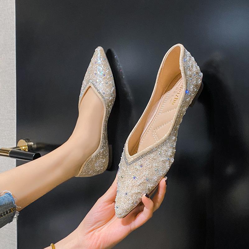 Модные хрустальные балетки с бисером для женщин, остроносые, блестящие туфли для вечеринки, большие размеры 41-43, слипоны, лоферы, женские мокасины с жемчужными заклепками 35 бежевый
Модные хрустальные балетки с бисером для женщин, остроносые, блестящие туфли для вечеринки, большие размеры 41-43, слипоны, лоферы, женские мокасины с жемчужными заклепками 35 бежевый