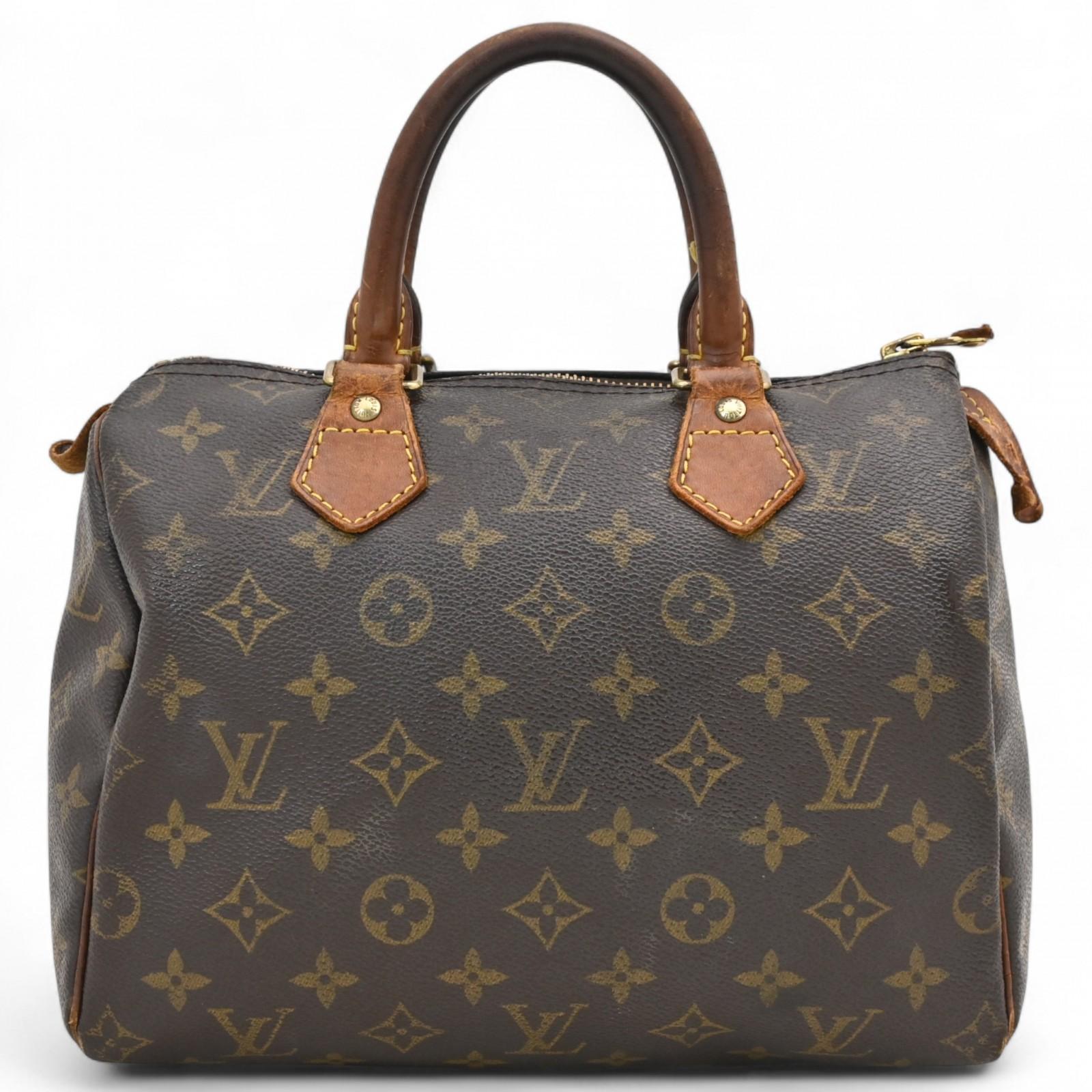 Auth LOUIS VUITTON Monogram Speedy 25 Boston Bag Handbag
Auth LOUIS VUITTON Monogram Speedy 25 Boston Bag Handbag