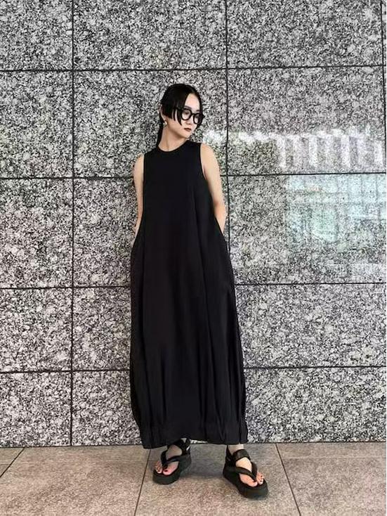 2025 Платье-жилет длинное без рукавов One size чёрный
2025 Платье-жилет длинное без рукавов One size чёрный