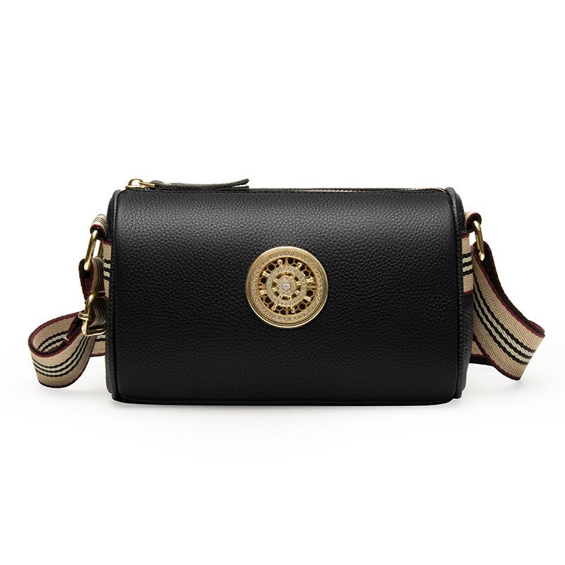 Leather women s bag new trendy Internet celebrity fashion shoulder messenger bag first layer cowhide pillow bag
Leather women s bag new trendy Internet celebrity fashion shoulder messenger bag first layer cowhide pillow bag