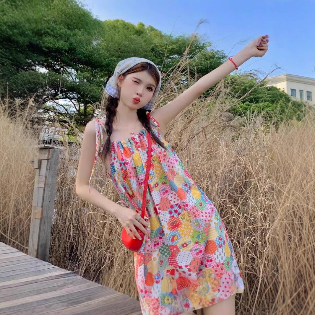 Women s Summer 2024 Floral Patchwork Lace Midi Dress - Slimming Spaghetti Strap Design XX-Large
Women s Summer 2024 Floral Patchwork Lace Midi Dress - Slimming Spaghetti Strap Design XX-Large