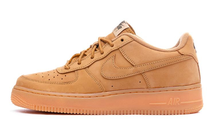 Nike Air Force 1 Low Winter Flax GS 943312-200 36.5
Nike Air Force 1 Low Winter Flax GS 943312-200 36.5