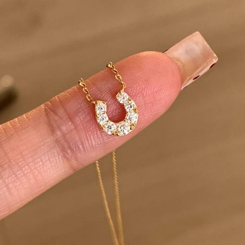 Elegant U-Shaped Horseshoe Necklace: Minimalist Luxury Design for Women золотой
Elegant U-Shaped Horseshoe Necklace: Minimalist Luxury Design for Women золотой