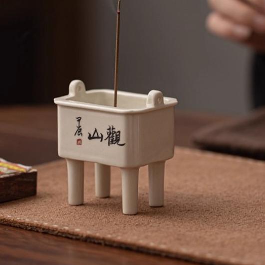 Plant ash handwritten furnace ceramic small line fragrant plug base household sandalwood agarwood aromatherapy furnace
Plant ash handwritten furnace ceramic small line fragrant plug base household sandalwood agarwood aromatherapy furnace