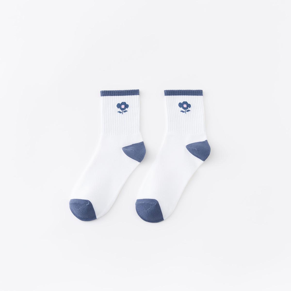 Women s Mid-Calf Socks - Autumn/Winter Checkered & Striped Korean/Japanese Style with Bear Design One Size
Women s Mid-Calf Socks - Autumn/Winter Checkered & Striped Korean/Japanese Style with Bear Design One Size