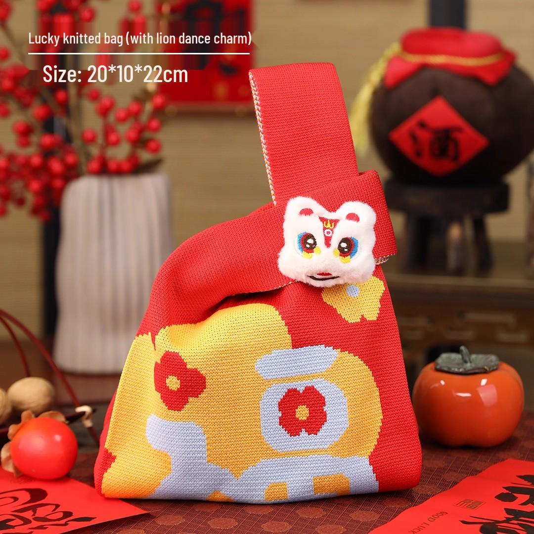 Chinese Style High-End New Year Candy & Snacks Gift Bag
Chinese Style High-End New Year Candy & Snacks Gift Bag