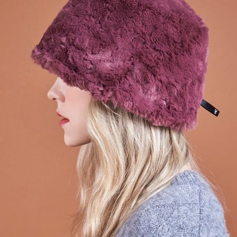 VARZAR Fur Long Label Solid Drop Bucket Hat Burgundy FREE
VARZAR Fur Long Label Solid Drop Bucket Hat Burgundy FREE