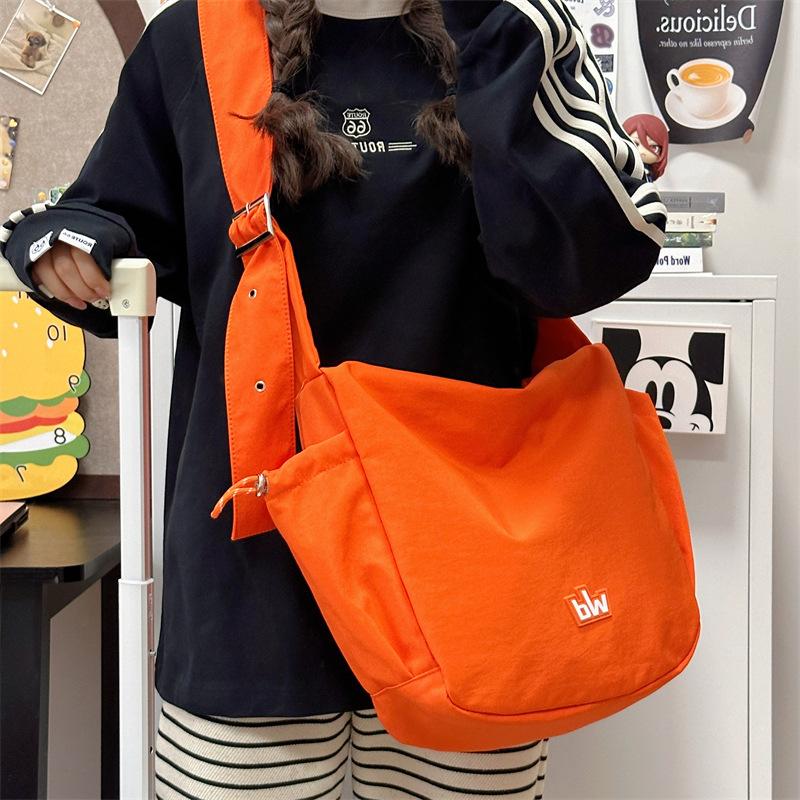 Customized shoulder bag women s large-capacity leisure travel messenger bag lazy trend with outdoor sports simple tote bag single package чёрный
Customized shoulder bag women s large-capacity leisure travel messenger bag lazy trend with outdoor sports simple tote bag single package чёрный
