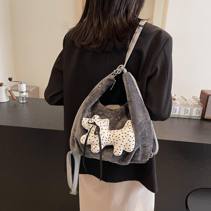 Casual large-capacity underarm bag women s backpack 2025 new simple shoulder pillow bag 35*12*30 чёрный
Casual large-capacity underarm bag women s backpack 2025 new simple shoulder pillow bag 35*12*30 чёрный