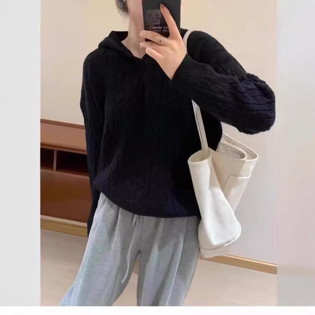 Hooded Vintage Cable Knit Wool Cardigan for Women - Autumn/Winter 2024 Loose Fit Sweater M бежевий
Hooded Vintage Cable Knit Wool Cardigan for Women - Autumn/Winter 2024 Loose Fit Sweater M бежевий