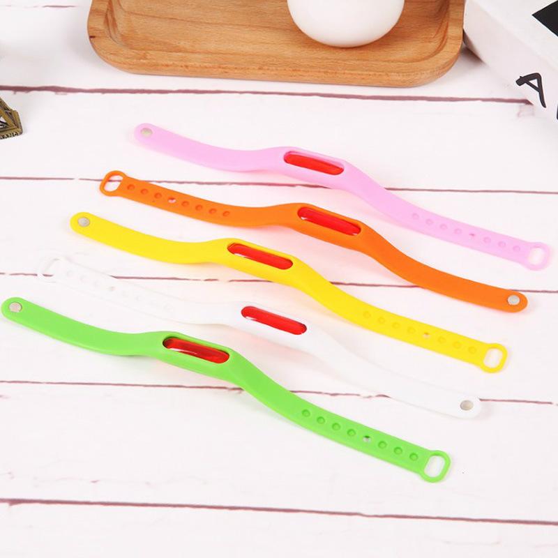 5pc Mosquito Repellent Bracelet Clip Set Adjustable Durable Outdoor Insect Repeller Accessories for Wrist Ankle or Bag Use One Size
5pc Mosquito Repellent Bracelet Clip Set Adjustable Durable Outdoor Insect Repeller Accessories for Wrist Ankle or Bag Use One Size