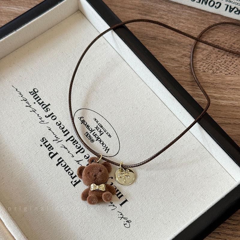 Fashion Chain Necklace Cute Plush Bear Pendant Necklace Women S Sweater Necklace Pu Leather For Women S Sweater Gift Autumn
Fashion Chain Necklace Cute Plush Bear Pendant Necklace Women S Sweater Necklace Pu Leather For Women S Sweater Gift Autumn