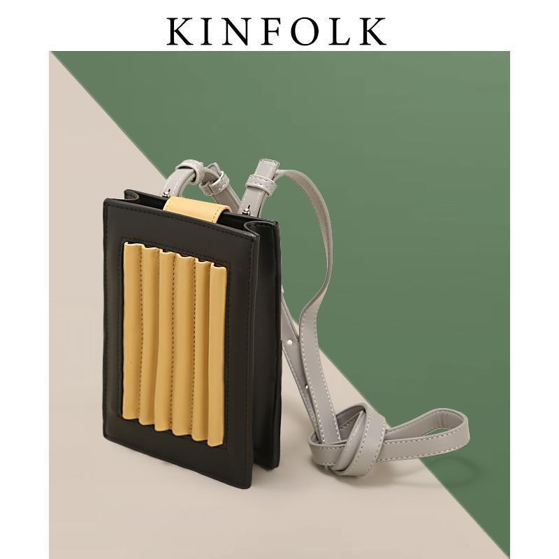 2025 New Women s Bag Thailand Niche Retro All-match Contrasting Color Pleated Square Single-shoulder Cross-body Mobile Phone чорний
2025 New Women s Bag Thailand Niche Retro All-match Contrasting Color Pleated Square Single-shoulder Cross-body Mobile Phone чорний