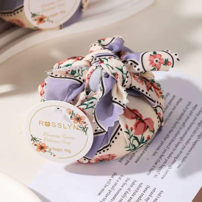 ROSSLYN Secret Whisper Flower Soap 165g - Luxurious Scented Gift for Bridesmaids and Weddings
ROSSLYN Secret Whisper Flower Soap 165g - Luxurious Scented Gift for Bridesmaids and Weddings