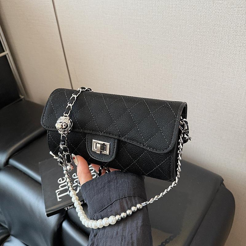 Маленькая сумка на цепочке с ромбовидным узором, женская летняя новинка, универсальная популярная сумка через плечо премиум-класса чёрный
Маленькая сумка на цепочке с ромбовидным узором, женская летняя новинка, универсальная популярная сумка через плечо премиум-класса чёрный