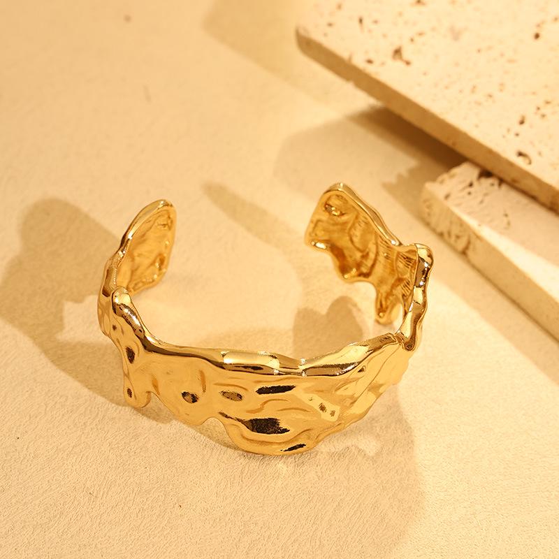 Gold Pleated Irregular Alloy Jewelry Set - Celebrity-Inspired European & American Fashion
Gold Pleated Irregular Alloy Jewelry Set - Celebrity-Inspired European & American Fashion