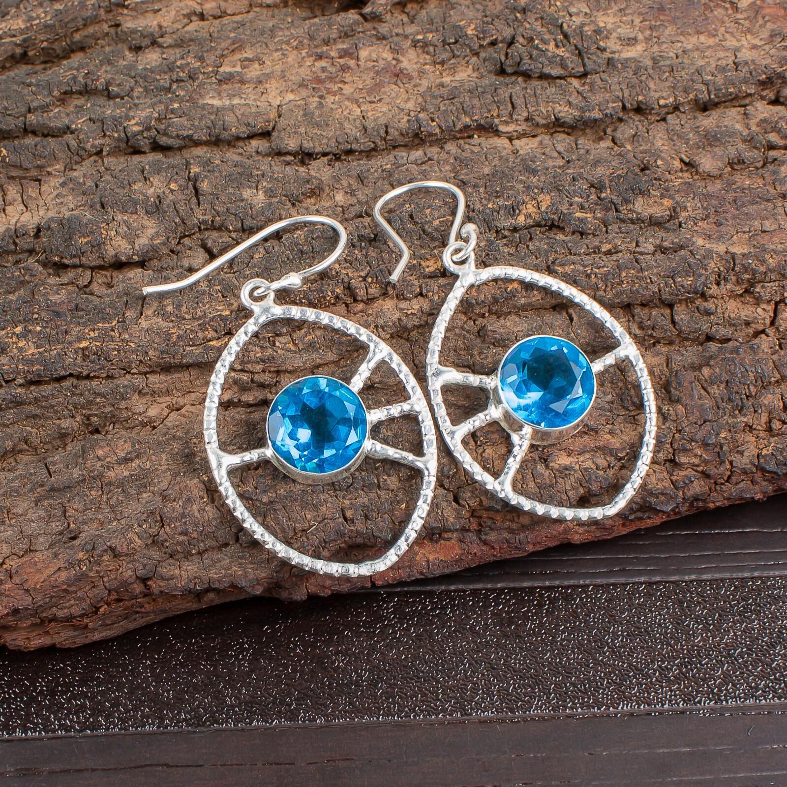 Swiss Blue Topaz Gemstone 925 Sterling Silver Jewelry Handmade Earrings 2.00 EE-52-7
Swiss Blue Topaz Gemstone 925 Sterling Silver Jewelry Handmade Earrings 2.00 EE-52-7