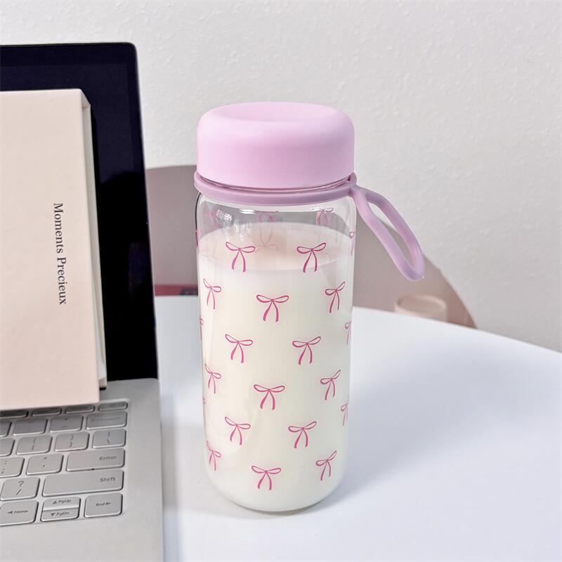 400/600ml Bow Plastic Water Bottle Office Cold Drink Cupumbler for Women Fruit Tea Drink Bottle Portable Large Capacity WaterCup 400-600ml
400/600ml Bow Plastic Water Bottle Office Cold Drink Cupumbler for Women Fruit Tea Drink Bottle Portable Large Capacity WaterCup 400-600ml