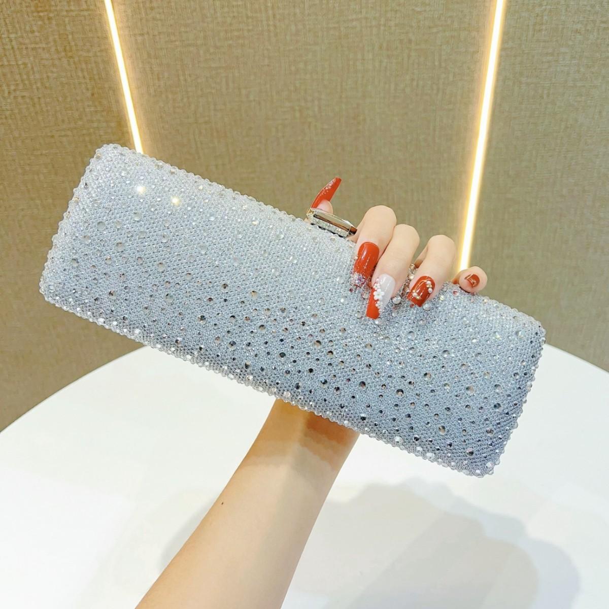 2025 New Elegant Diamond Evening Bags For Women Long Wallet Chain Shoulder Crossbody Bags Ladies Party Wedding Clutch срібний
2025 New Elegant Diamond Evening Bags For Women Long Wallet Chain Shoulder Crossbody Bags Ladies Party Wedding Clutch срібний