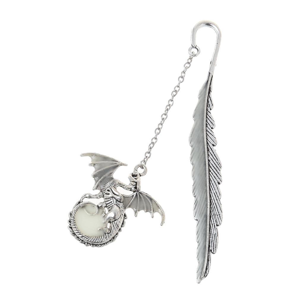 Светящийся в темноте маркер для книги, креативная закладка в виде дракона-пера
Светящийся в темноте маркер для книги, креативная закладка в виде дракона-пера