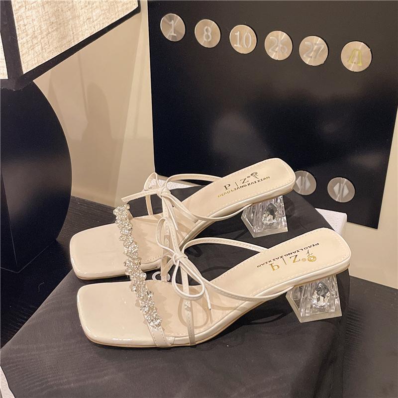 Beautiful square head bow crystal small square heels 2025 summer new sandals summer wear one-word belt 39 срібний
Beautiful square head bow crystal small square heels 2025 summer new sandals summer wear one-word belt 39 срібний
