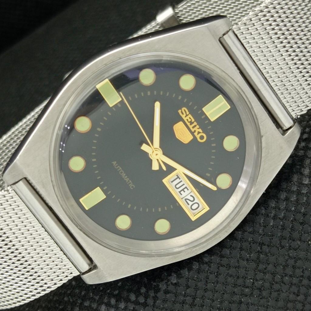 Б/У винтажные часы SEIKO 5 AUTOMATIC 7S26A JAPAN MENS D/D BLACK WATCH 585-a307837-9 SKU585-a307837
Б/У винтажные часы SEIKO 5 AUTOMATIC 7S26A JAPAN MENS D/D BLACK WATCH 585-a307837-9 SKU585-a307837