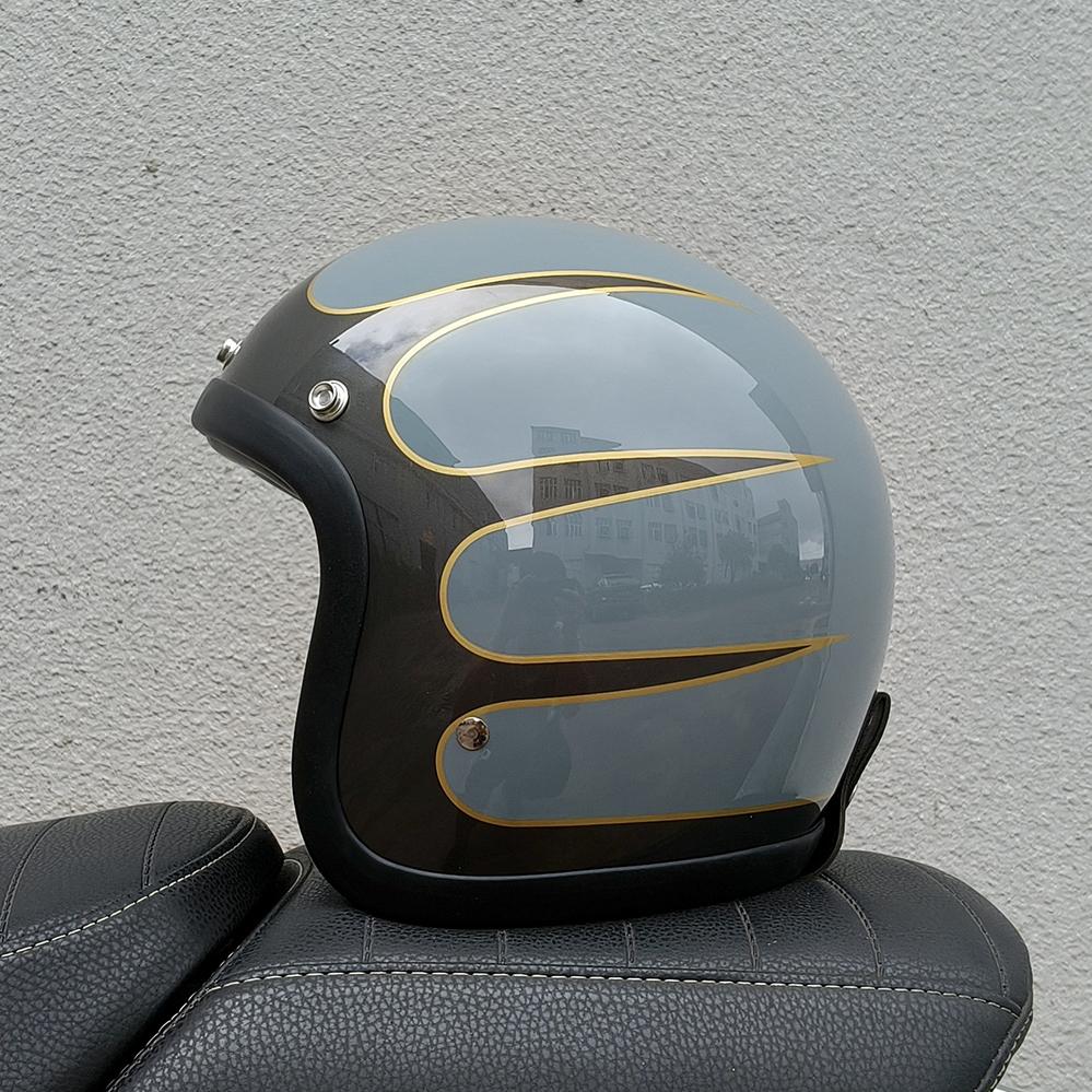 Вінтажні TT&COCASCOS 3/4 Відкритий Шолом Jet Cafe Racer Вінтажний 500TX Мотошолом Катання на Скутері Мотоциклі Cascos XL
Вінтажні TT&COCASCOS 3/4 Відкритий Шолом Jet Cafe Racer Вінтажний 500TX Мотошолом Катання на Скутері Мотоциклі Cascos XL