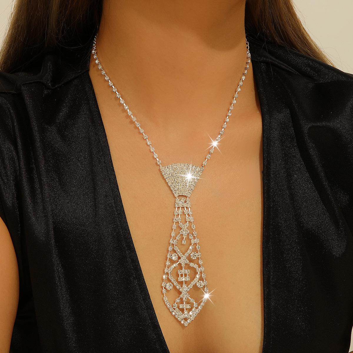 Trendy Arrow Rhinestone Fashion Tie for Wedding Dress Accessories
Trendy Arrow Rhinestone Fashion Tie for Wedding Dress Accessories