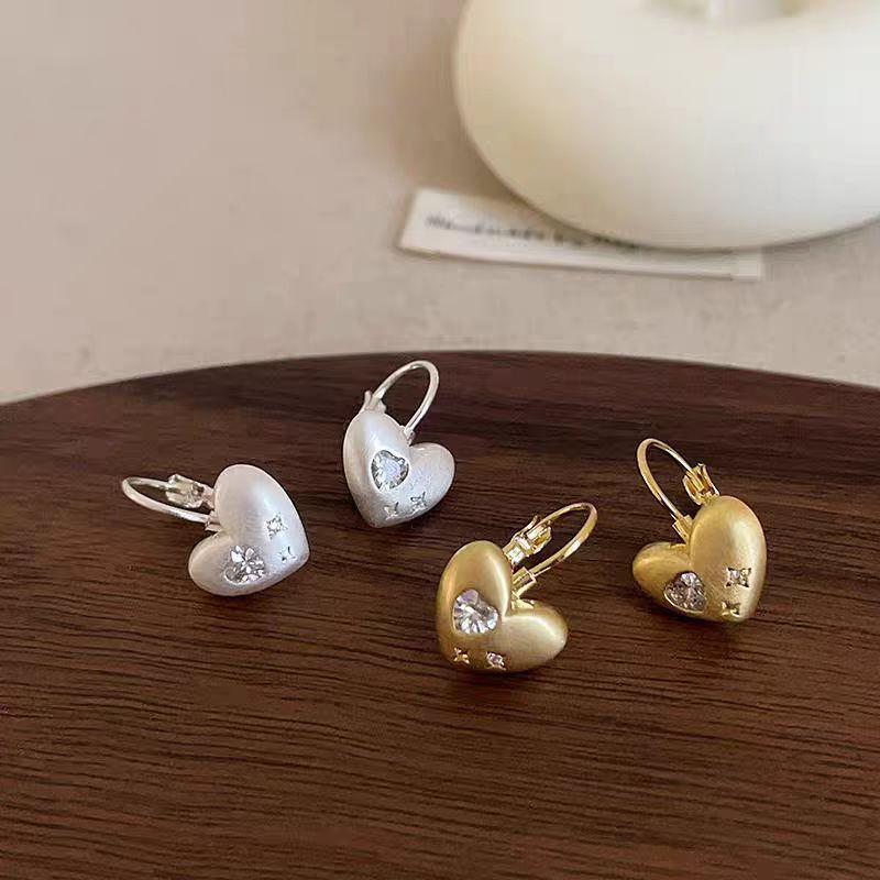 Versatile Temperament French Retro Fashion Simple Silver Metal Brushed Love Ear Buckles Earrings
Versatile Temperament French Retro Fashion Simple Silver Metal Brushed Love Ear Buckles Earrings
