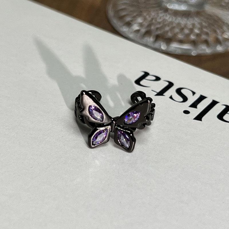 Neutral Style Punk Creative Exquisite Purple Diamond Enamel Butterfly Ring Baroque Dark Style Spice Girl Personality Ring Tide
Neutral Style Punk Creative Exquisite Purple Diamond Enamel Butterfly Ring Baroque Dark Style Spice Girl Personality Ring Tide