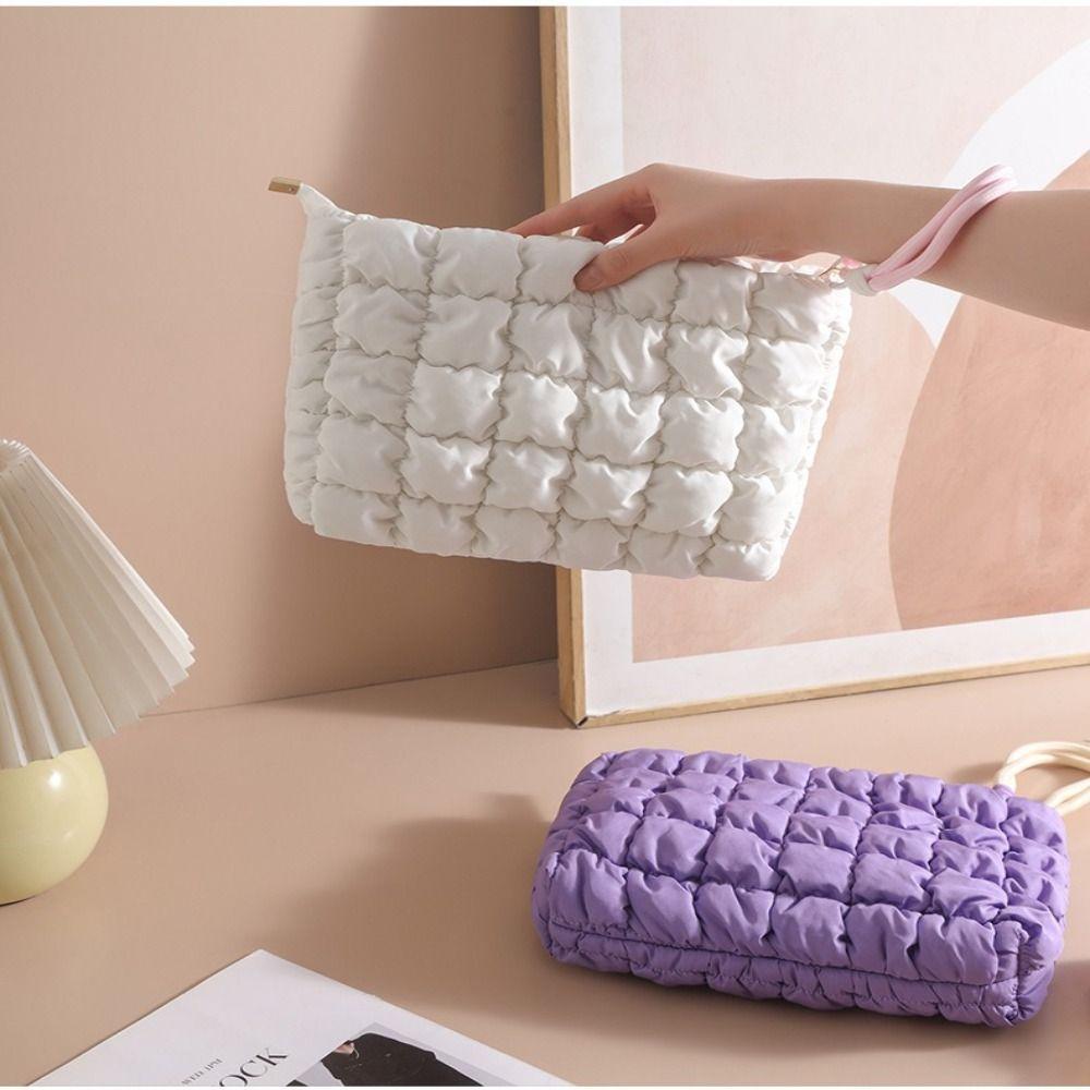 Solid Color Puffy Makeup Pouch With Zipper Cosmetic Bag Cute Cloud Handbag Travel синій
Solid Color Puffy Makeup Pouch With Zipper Cosmetic Bag Cute Cloud Handbag Travel синій